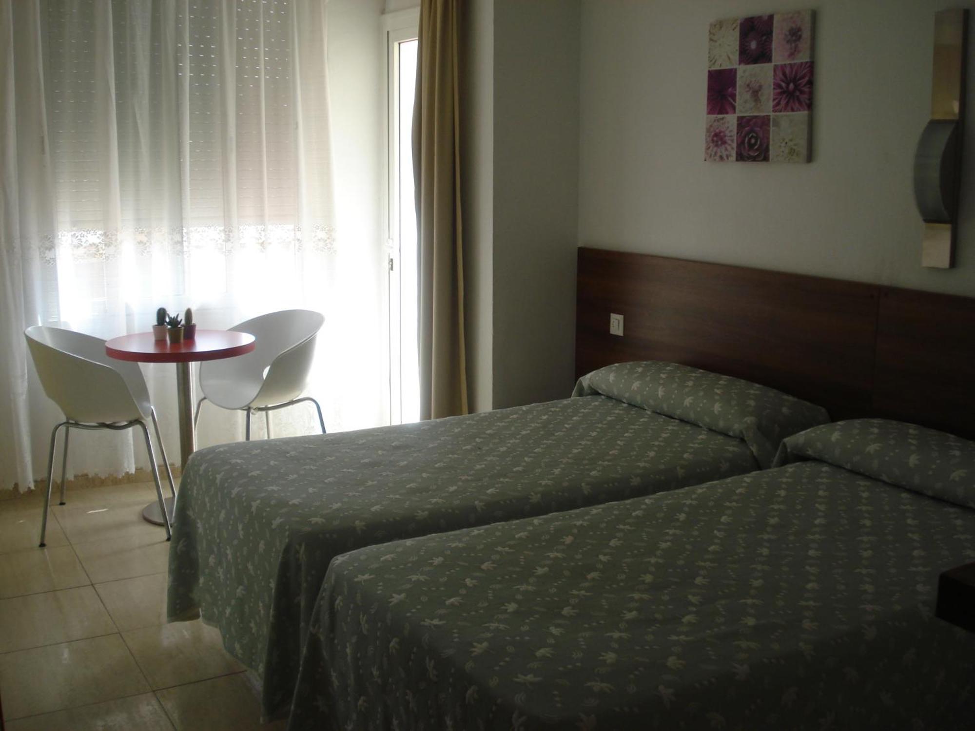Hostal Margarita Pineda de Mar Szoba fotó