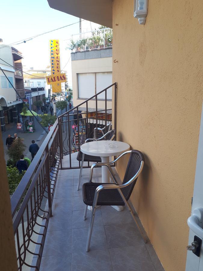 Hostal Margarita Pineda de Mar Kültér fotó