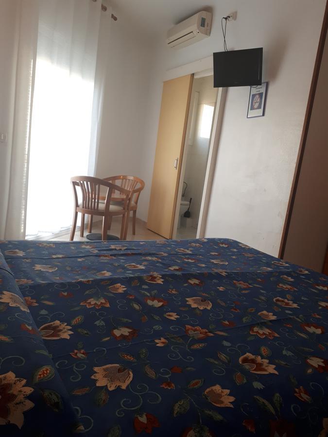 Hostal Margarita Pineda de Mar Kültér fotó