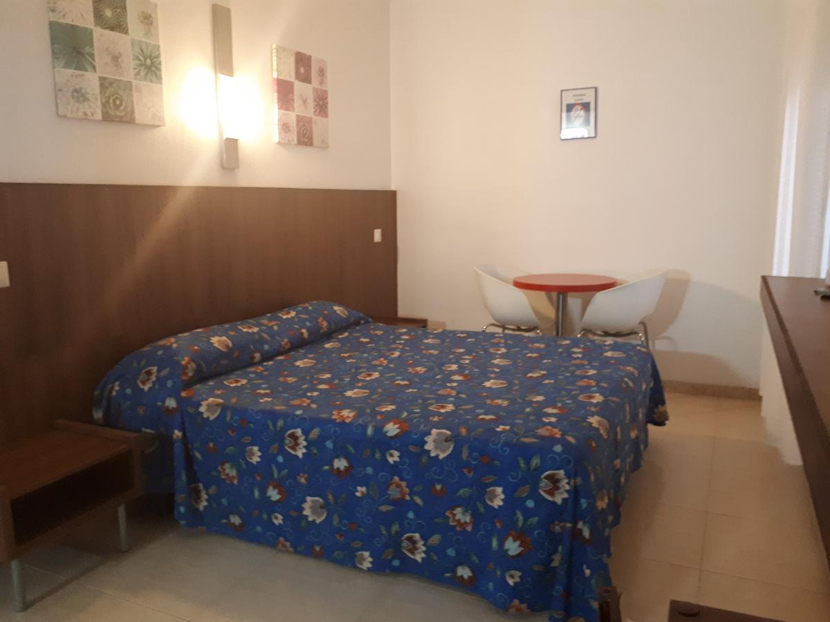 Hostal Margarita Pineda de Mar Kültér fotó