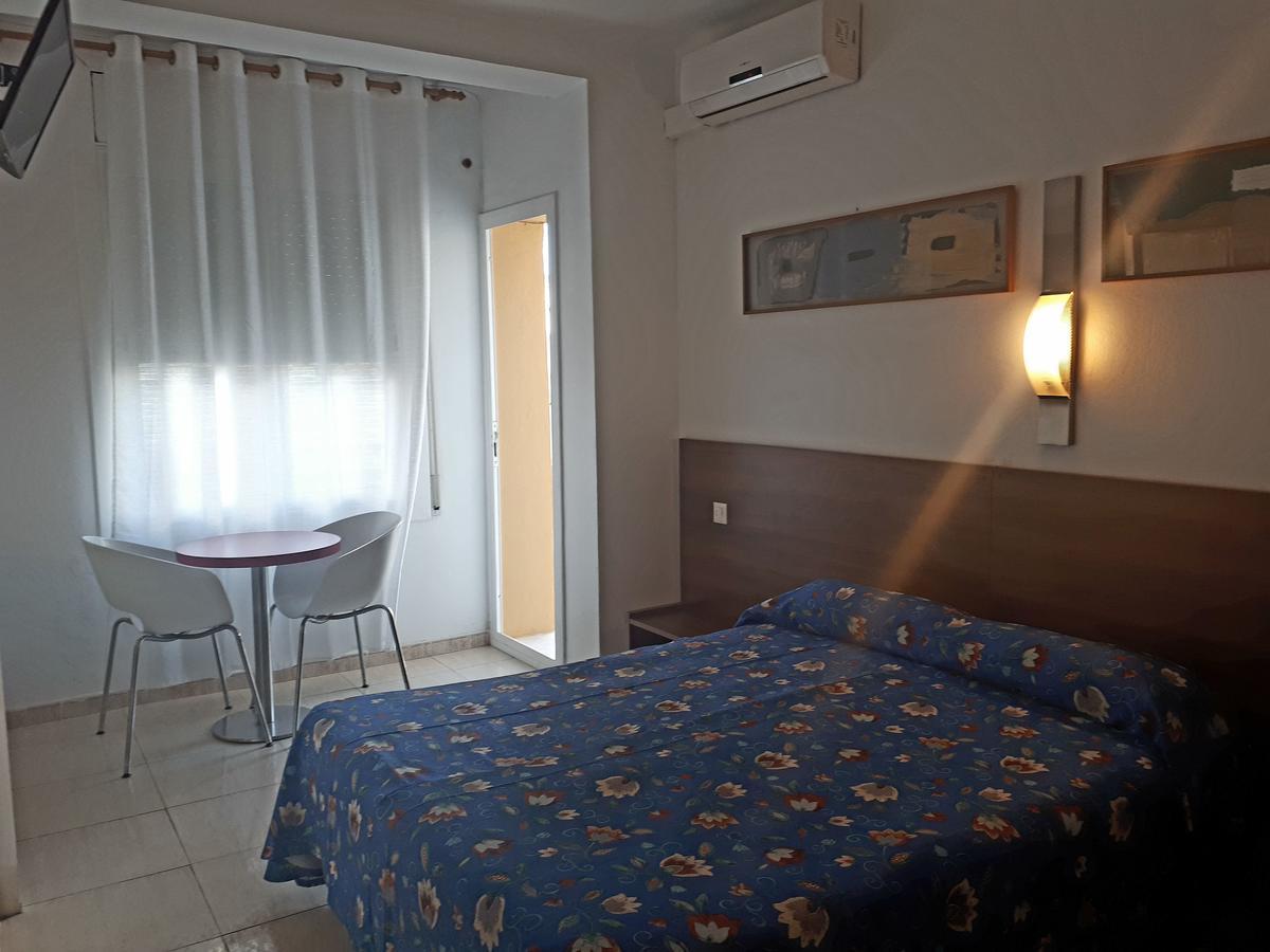 Hostal Margarita Pineda de Mar Kültér fotó