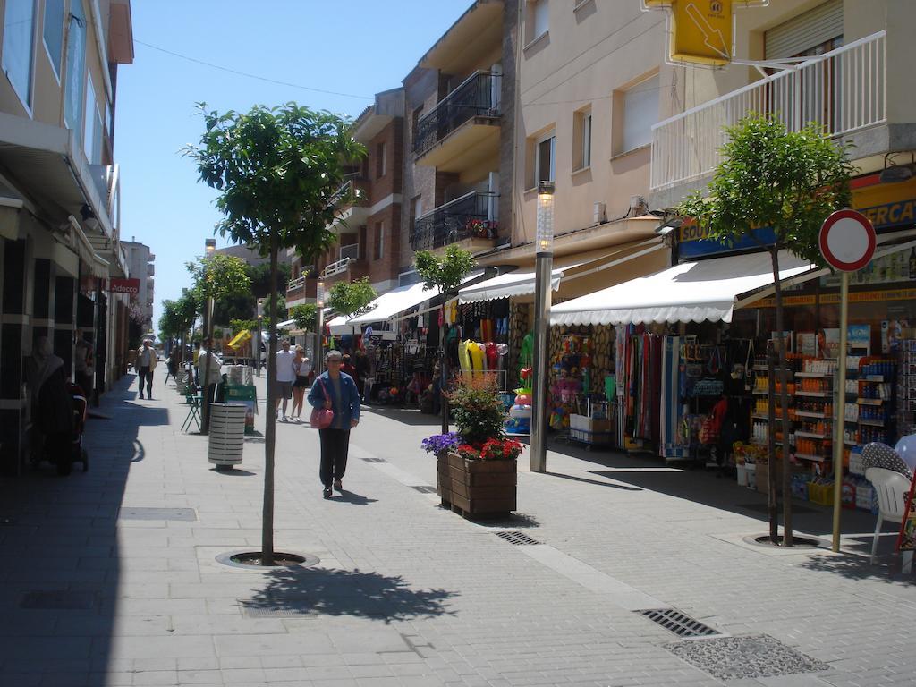 Hostal Margarita Pineda de Mar Kültér fotó