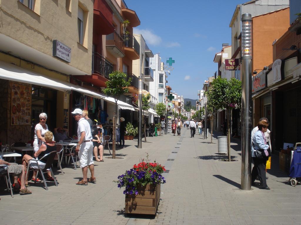Hostal Margarita Pineda de Mar Kültér fotó